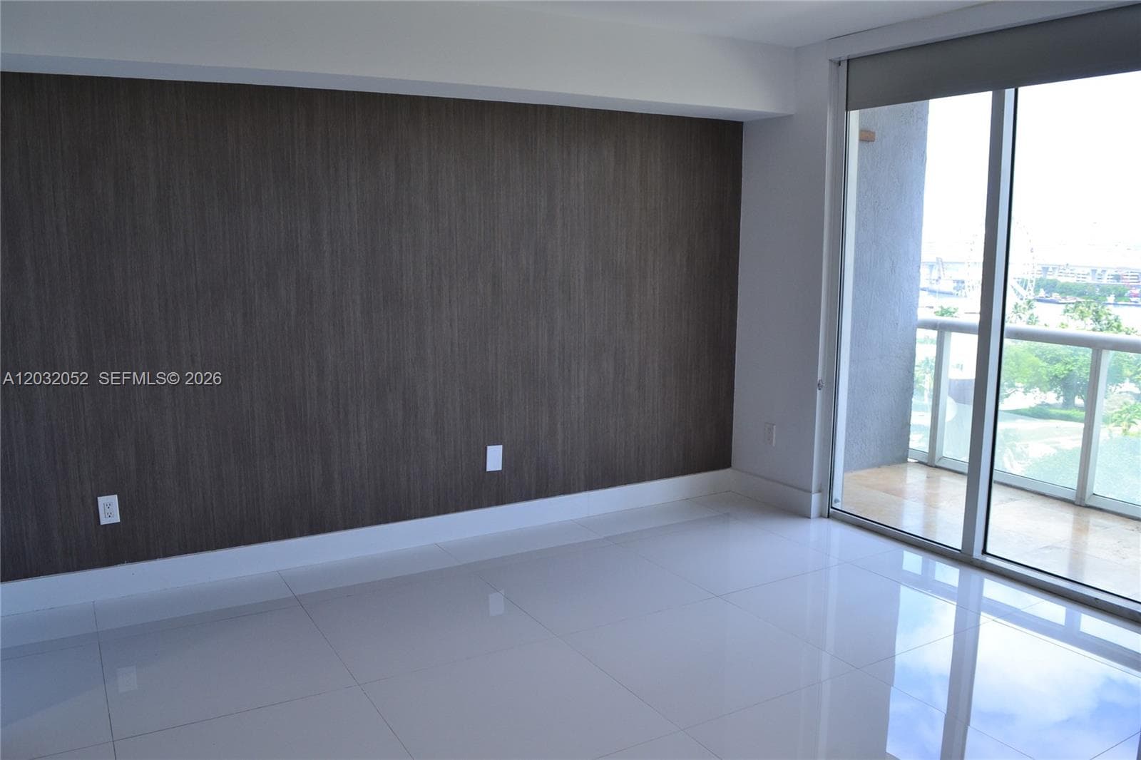 50 Biscayne Blvd 1408 photo 11