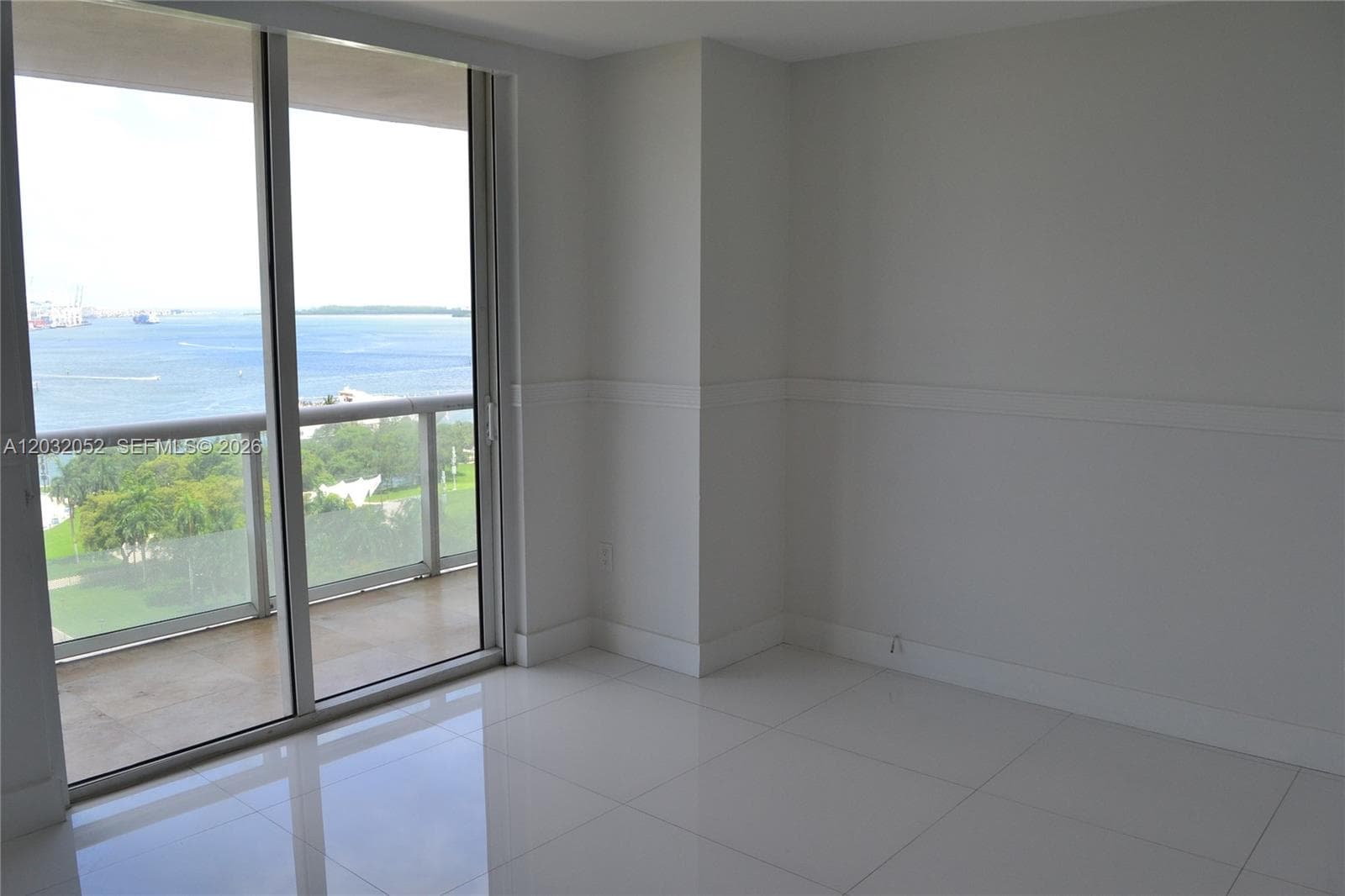 50 Biscayne Blvd 1408 photo 8