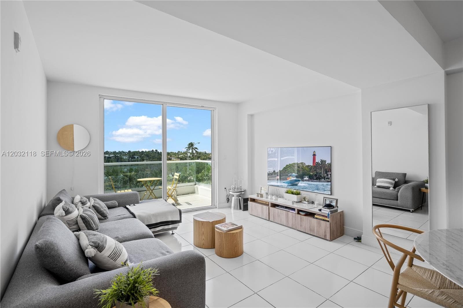 6362 Collins Ave 312 photo 1