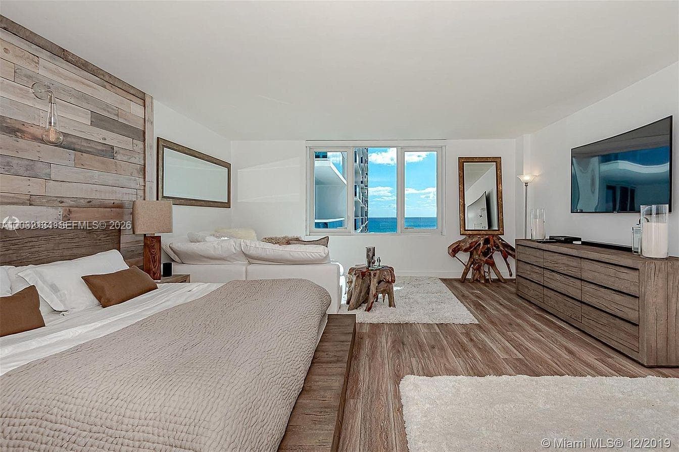 2301 Collins Ave 843 photo 7