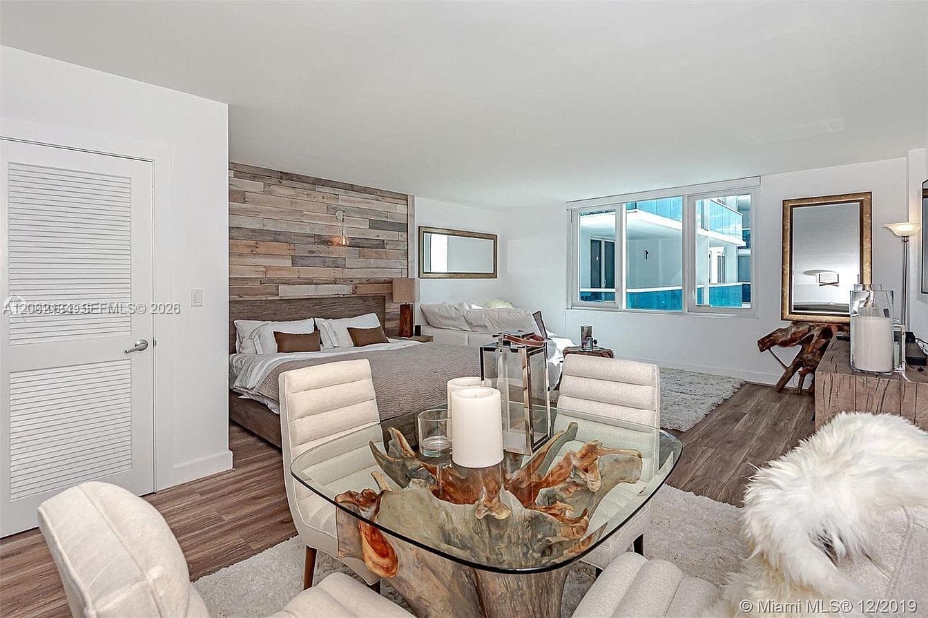 2301 Collins Ave 843 photo 10