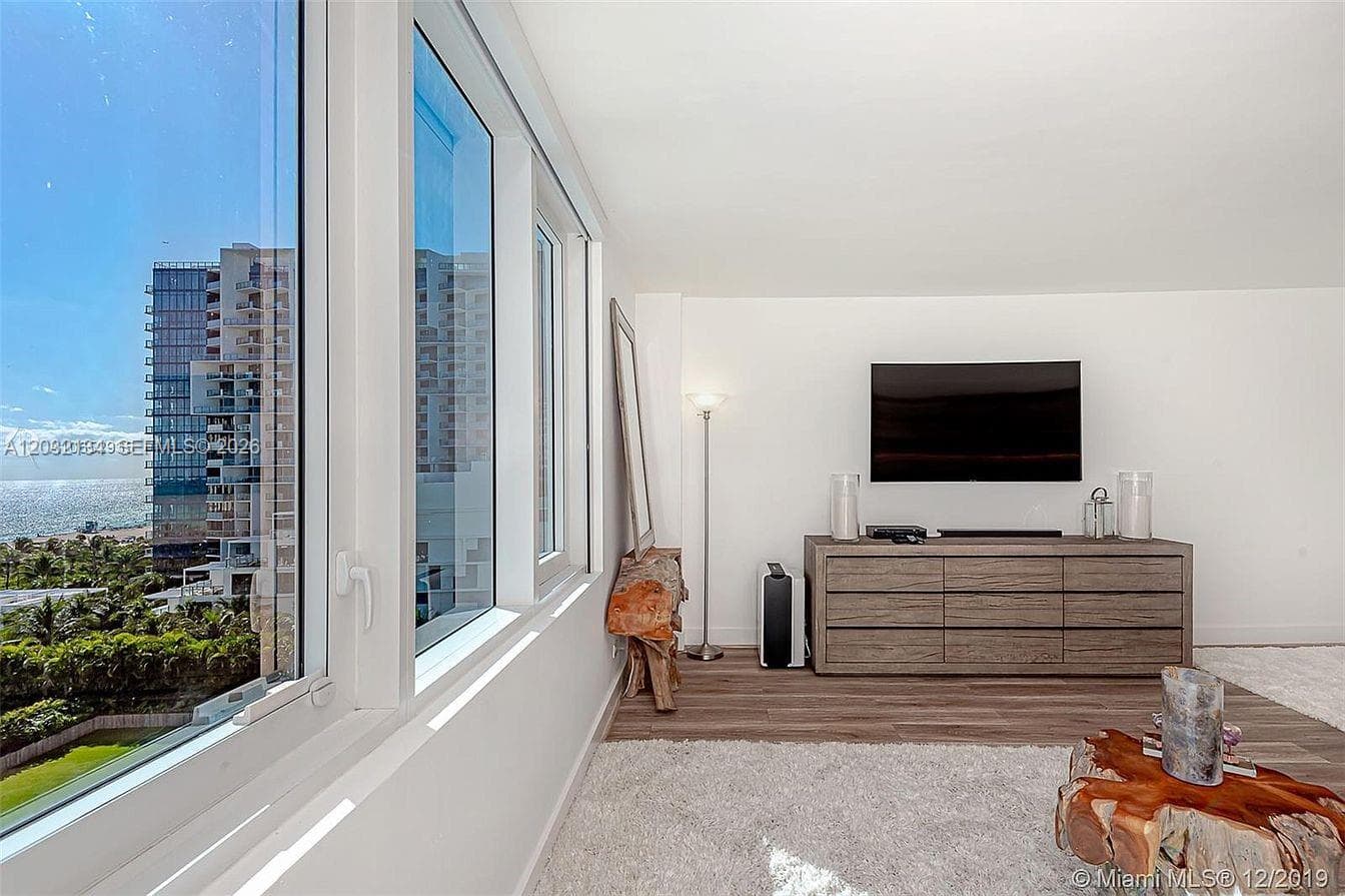 2301 Collins Ave 843 photo 11