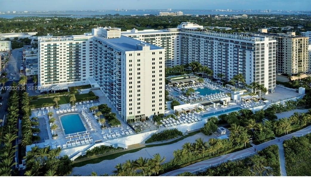 2301 Collins Ave 843 photo 19