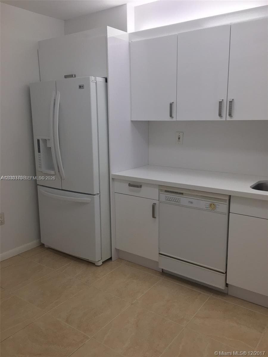 9341 Collins Ave 1006 photo 5