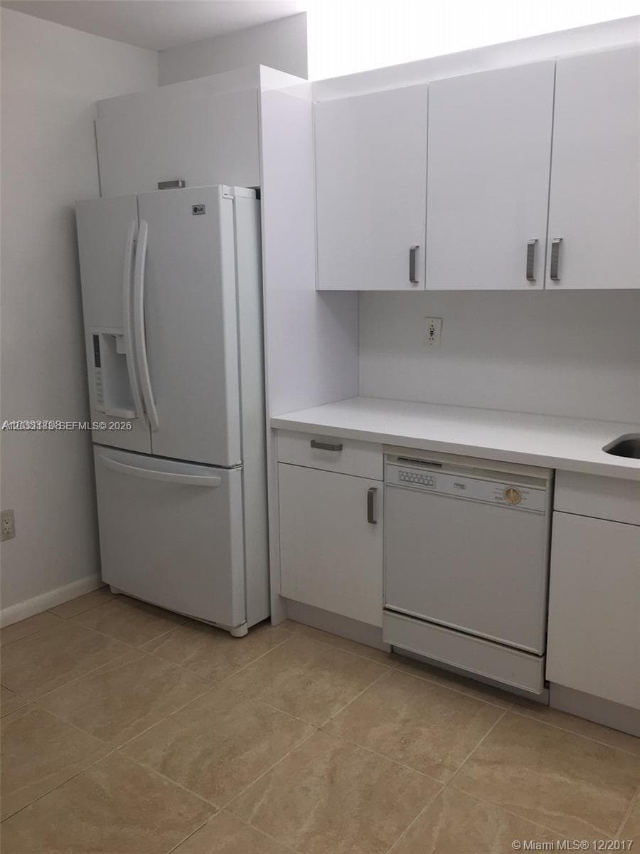 9341 Collins Ave 1006 photo 4