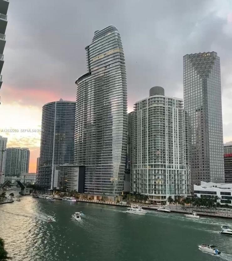888 Brickell Key Dr 1004 photo 16