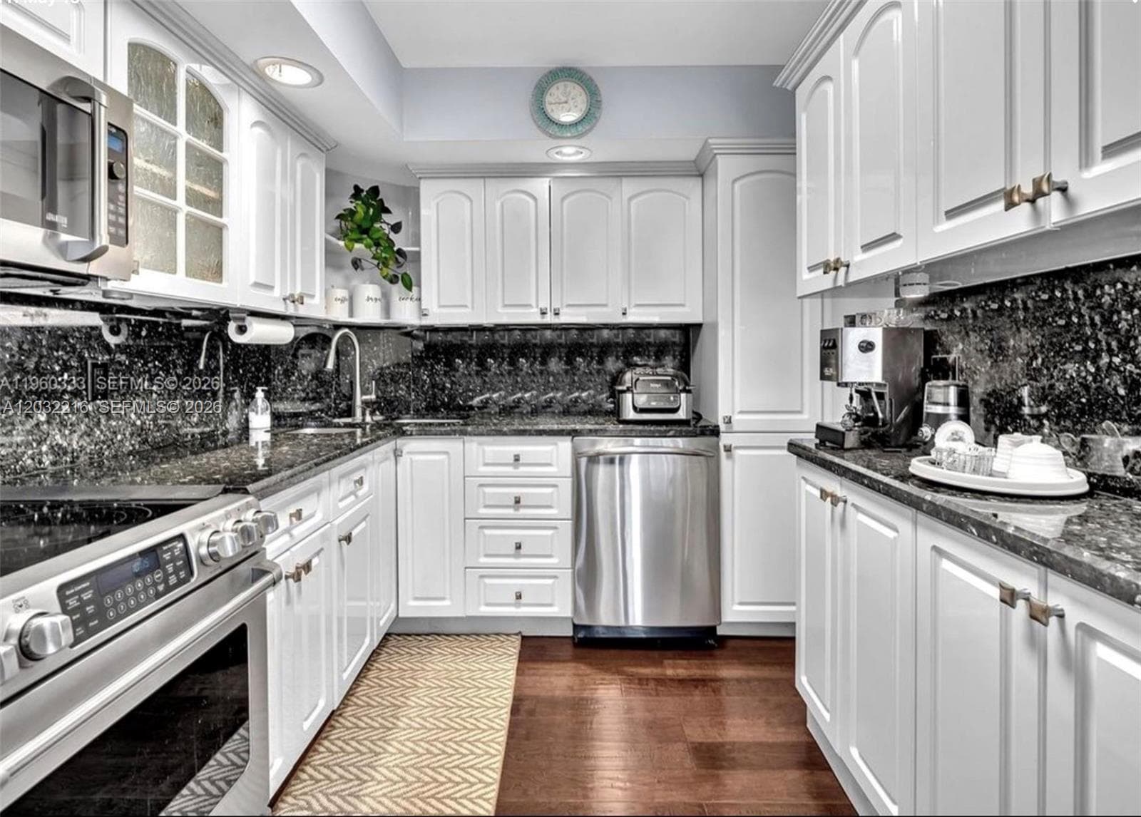 6423 Collins Ave 409 photo 8
