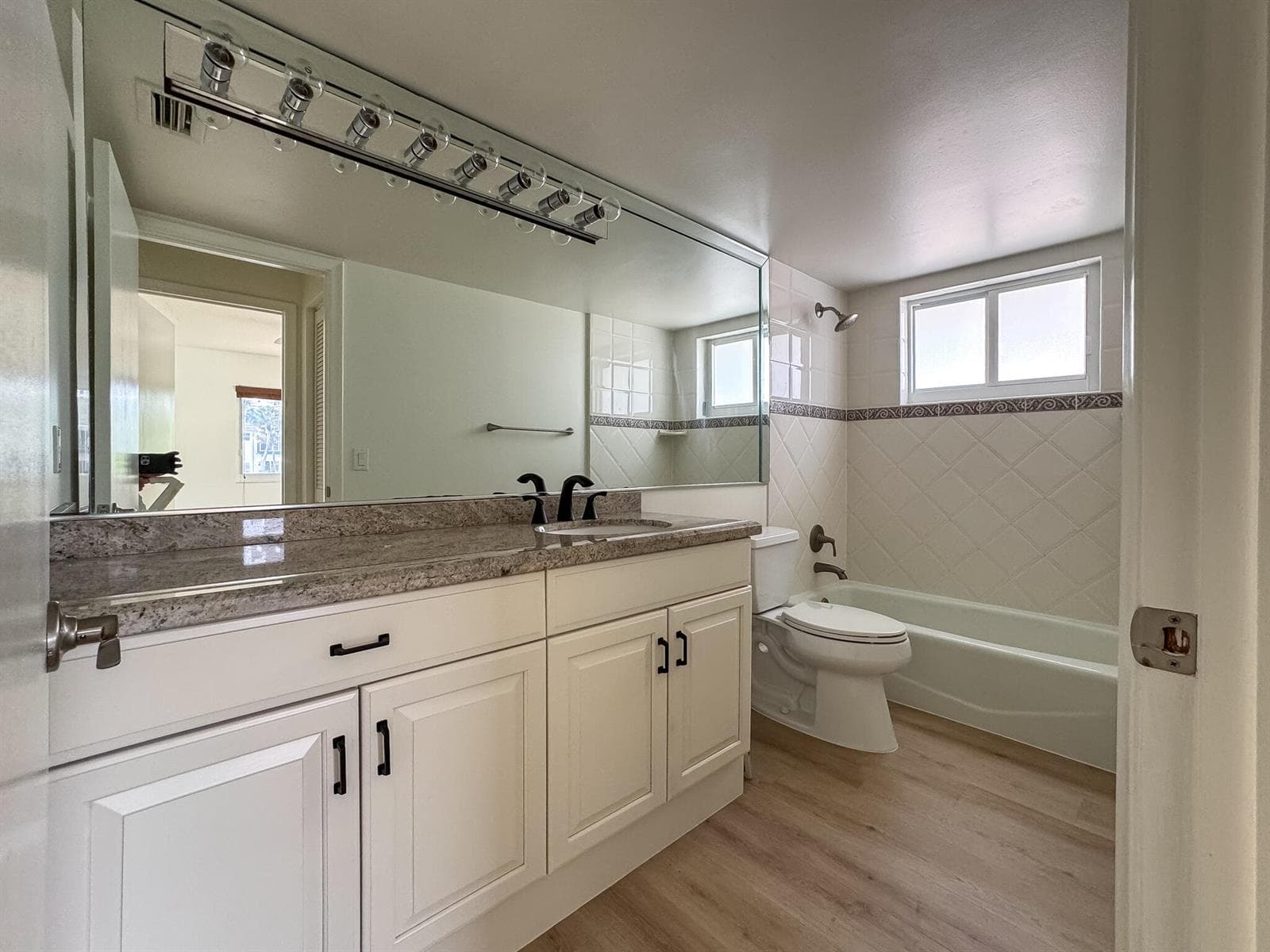 1110 Bel Air Drive B photo 13