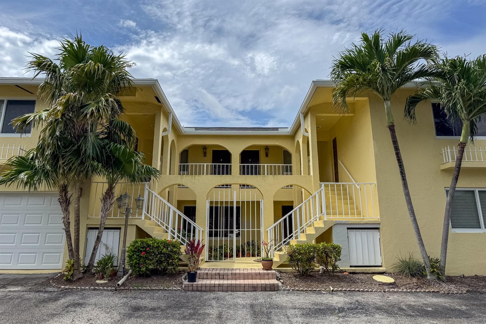 1110 Bel Air Drive B photo 3