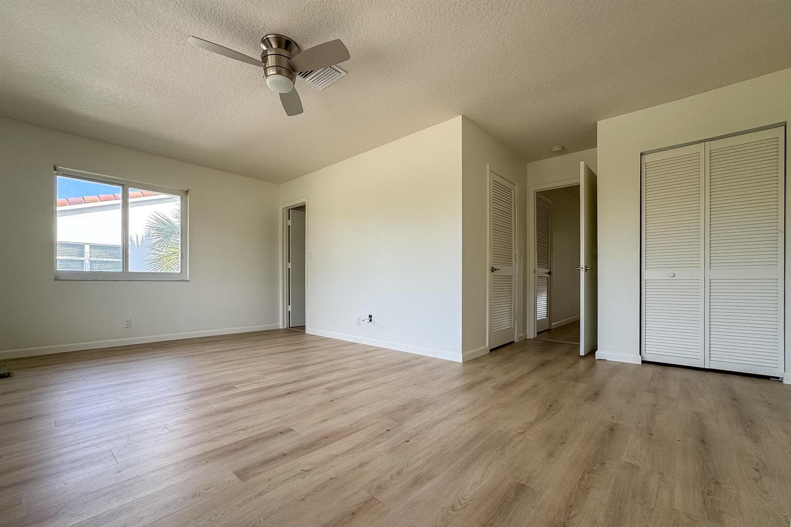 1110 Bel Air Drive B photo 11