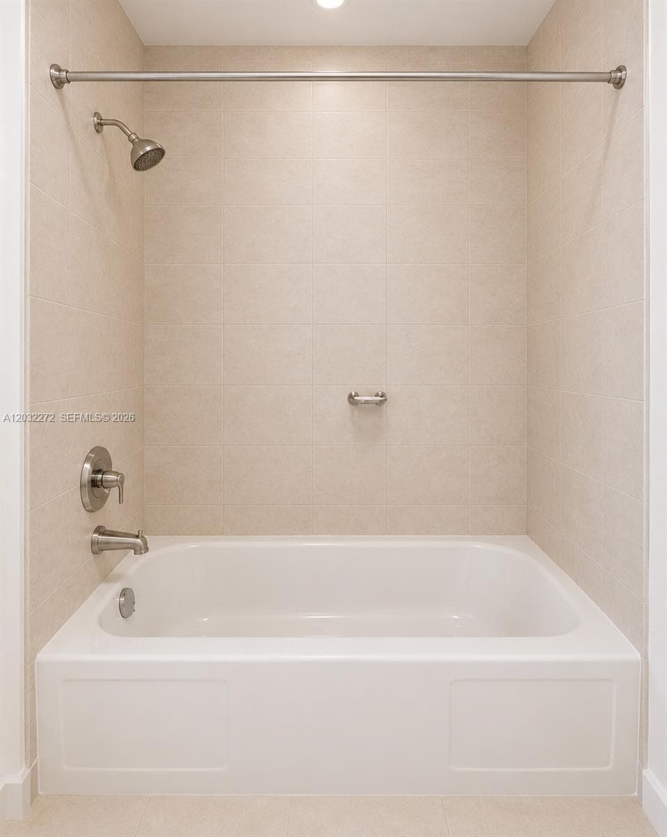 290 174th St 1810 photo 16
