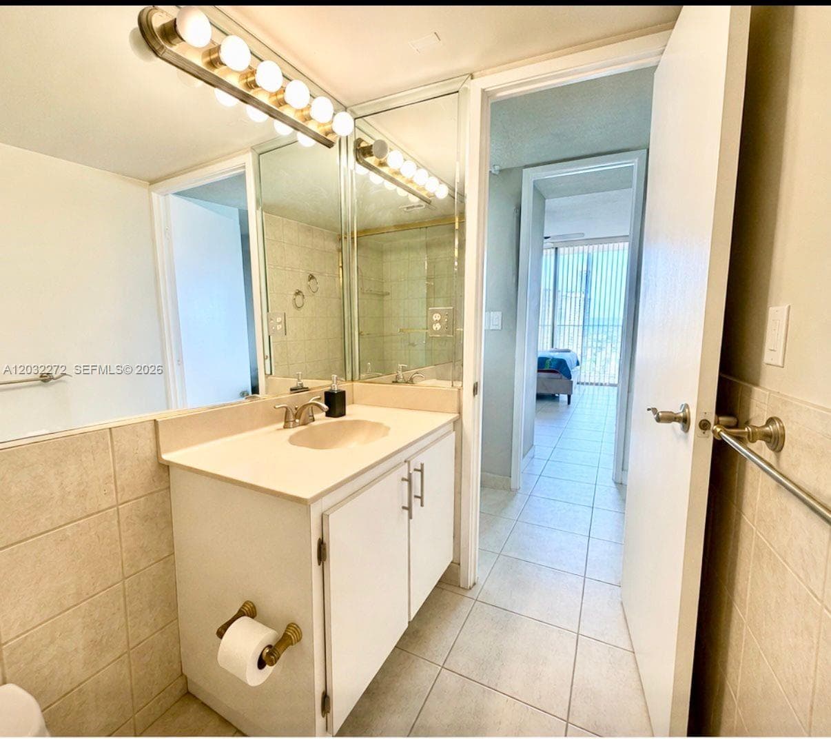 290 174th St 1810 photo 20