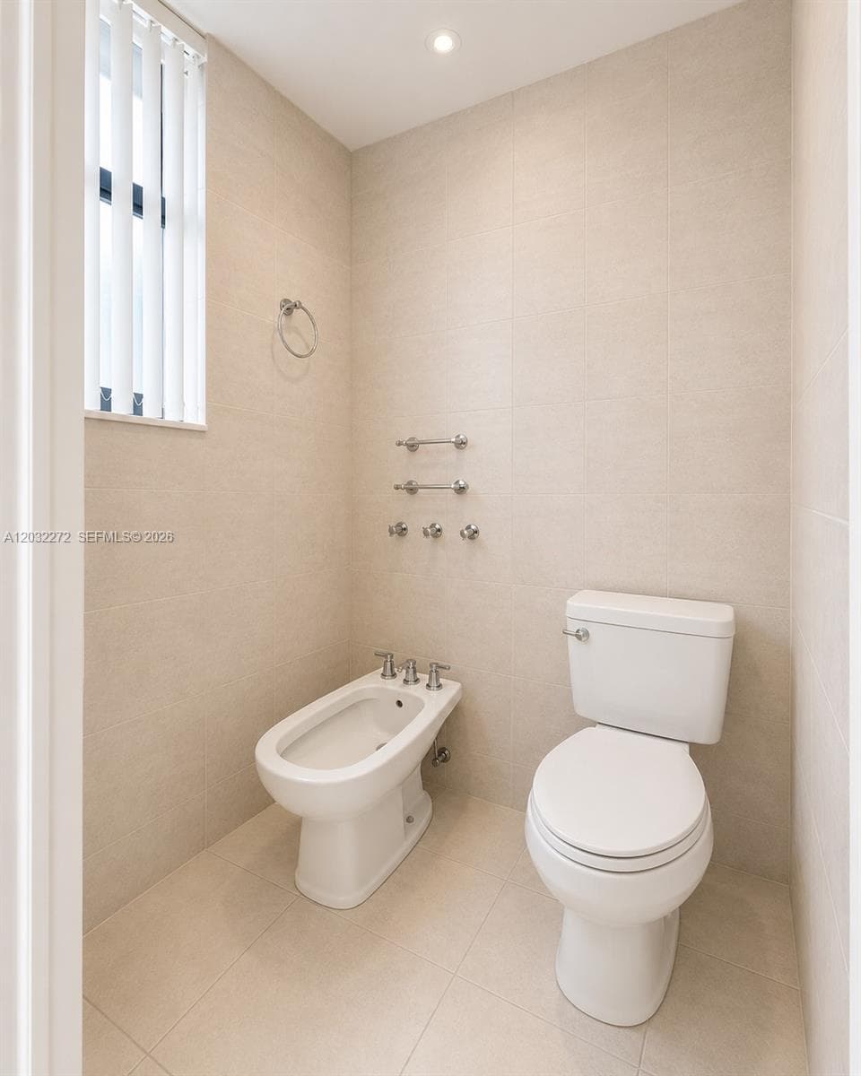 290 174th St 1810 photo 15