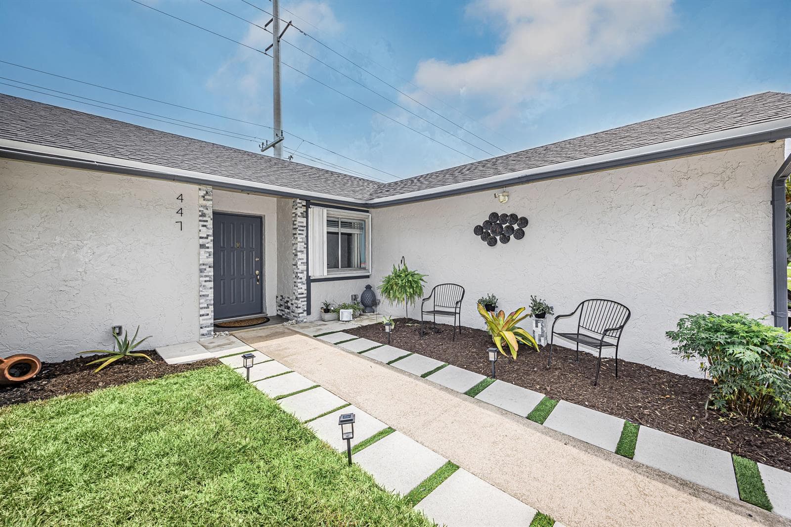 447 Foresta Terrace photo 2