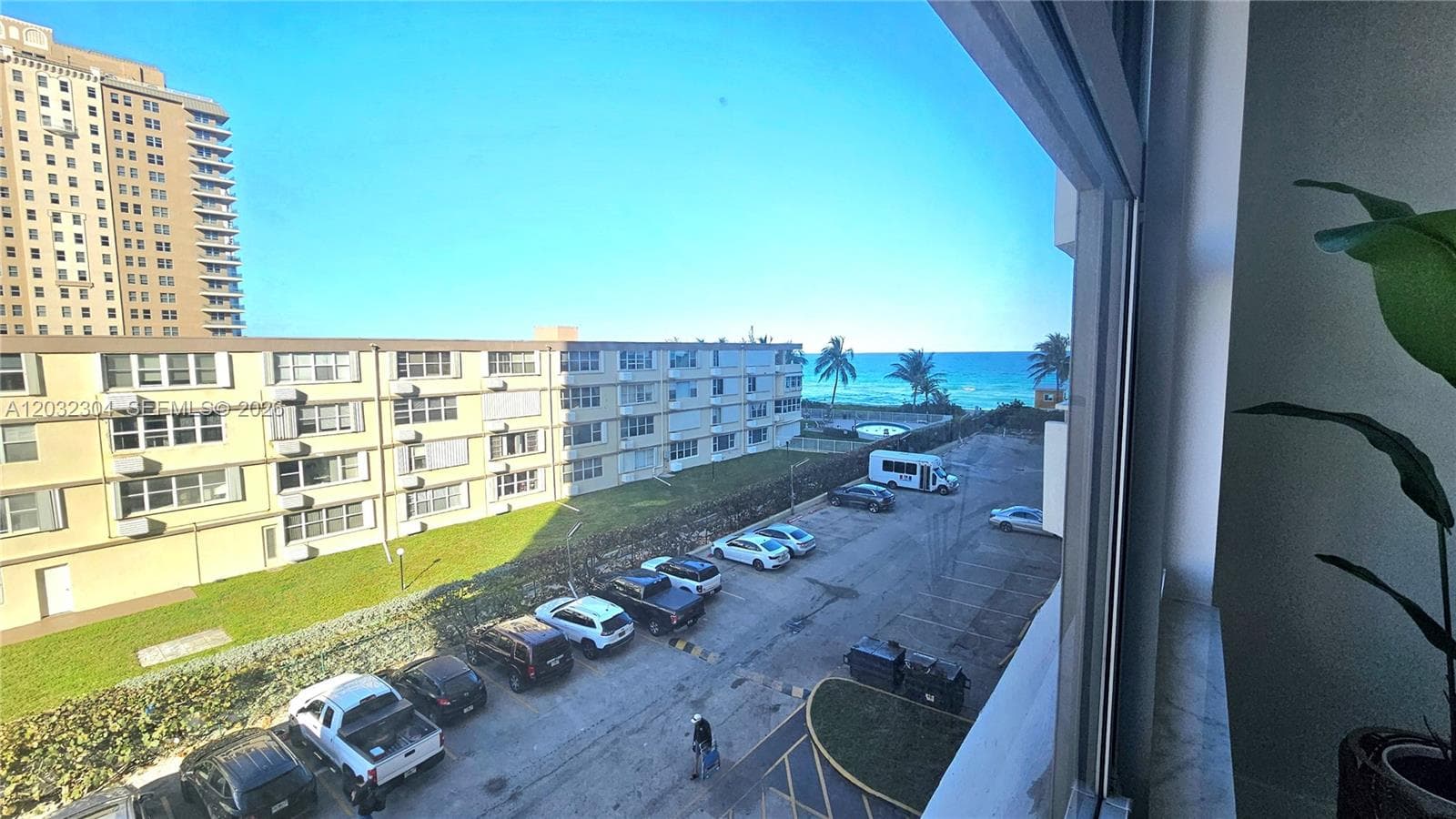 1950 S Ocean Dr 3D photo 22