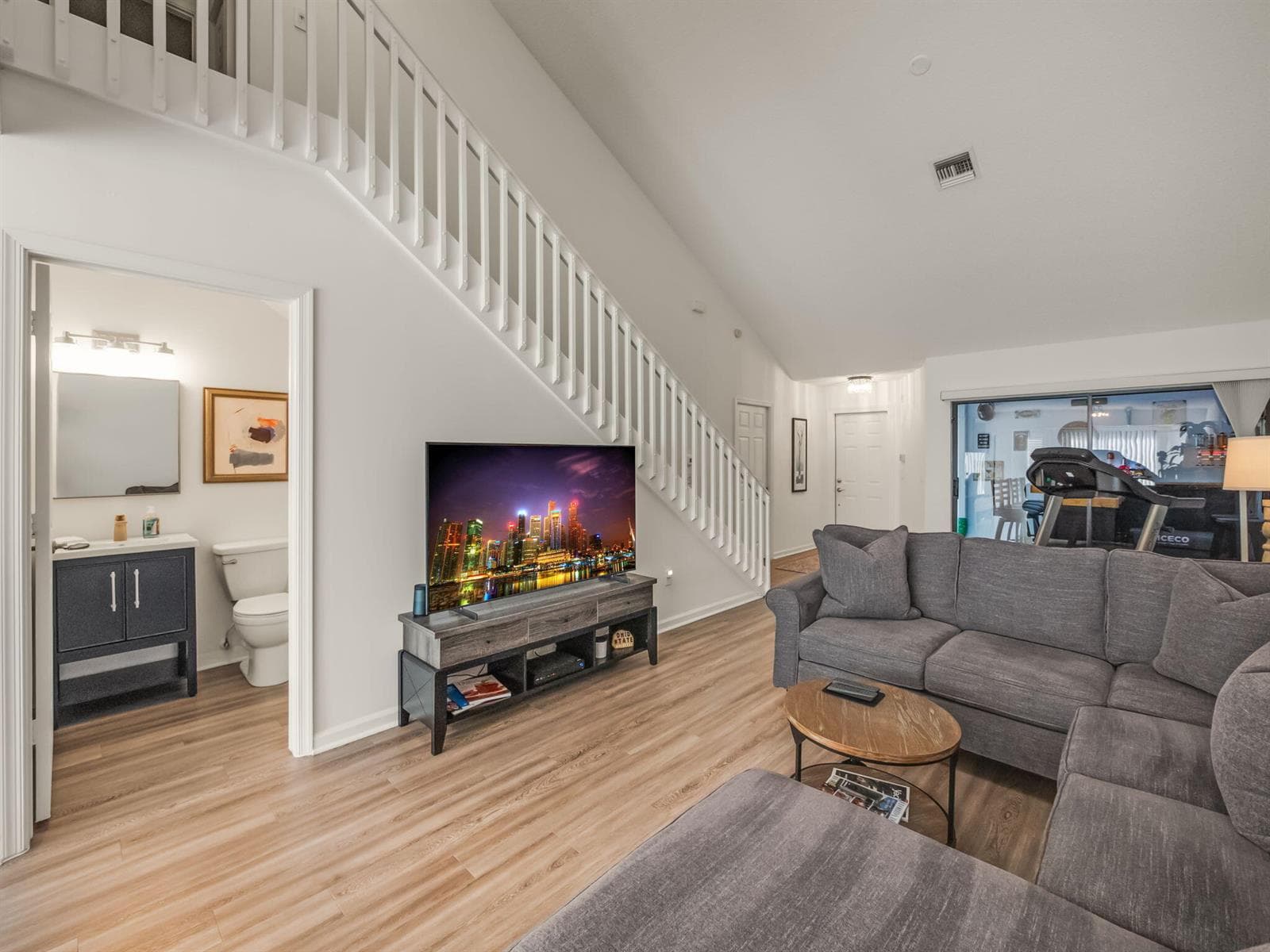 1103 Landings Boulevard photo 6