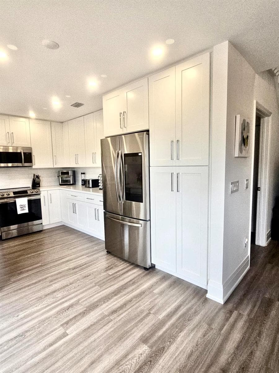 1103 Landings Boulevard photo 10