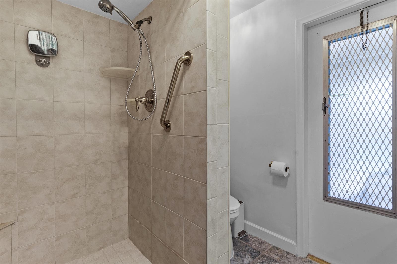 1418 NE 57th Place photo 19