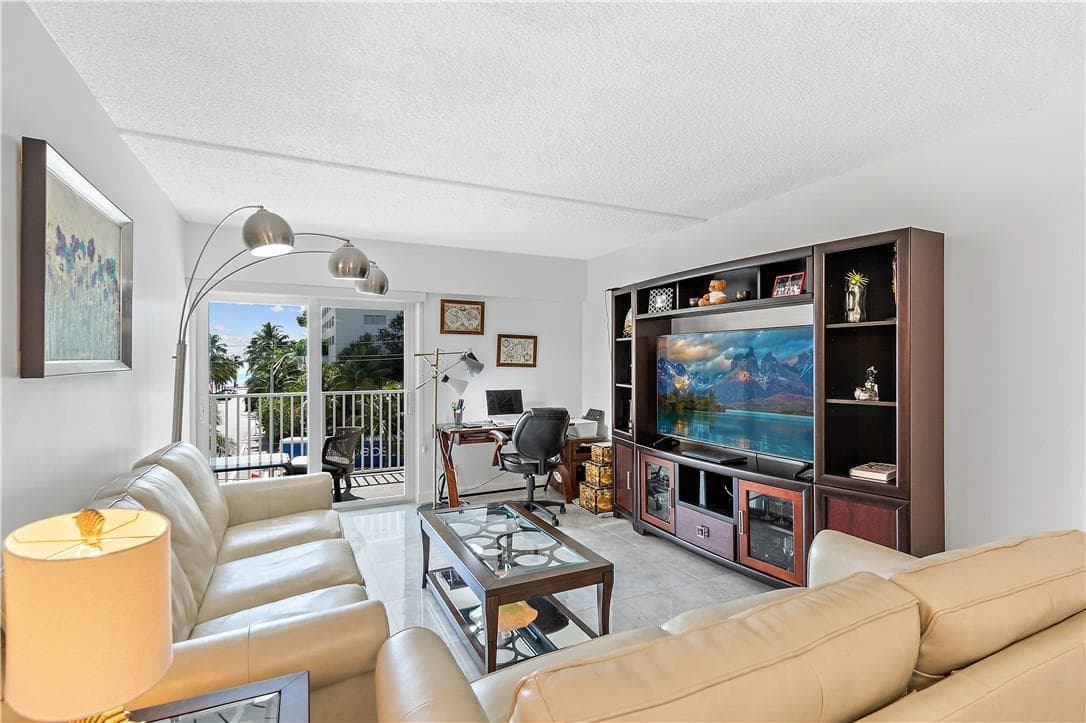 95 N Birch Road 405 photo 16