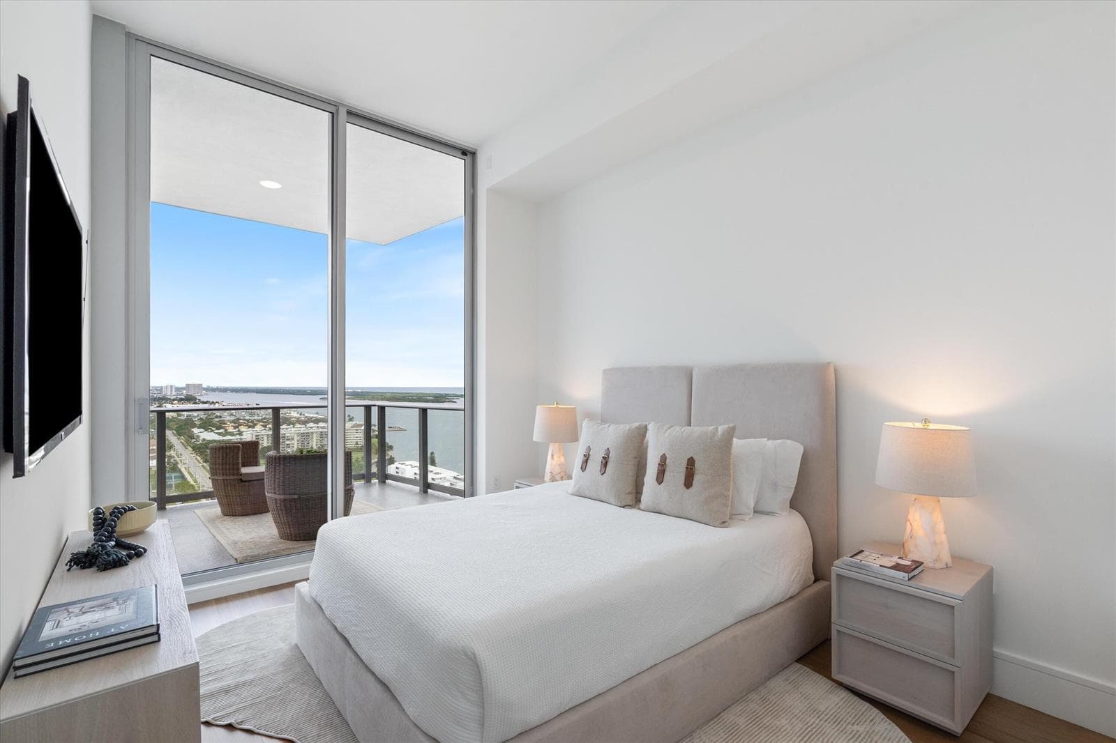 220 Lake Shore Drive 2305 photo 19