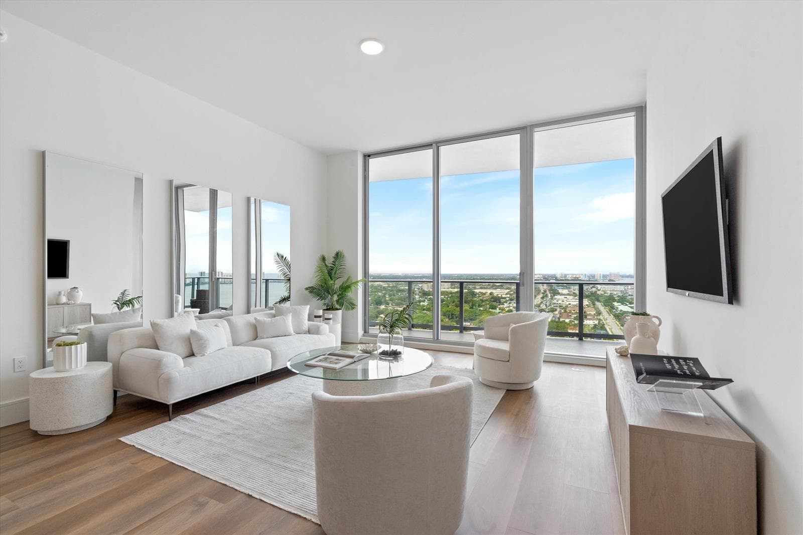 220 Lake Shore Drive 2305 photo 4
