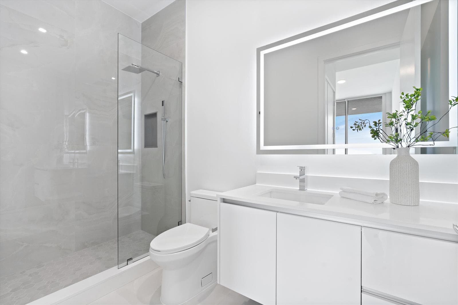 220 Lake Shore Drive 2305 photo 21