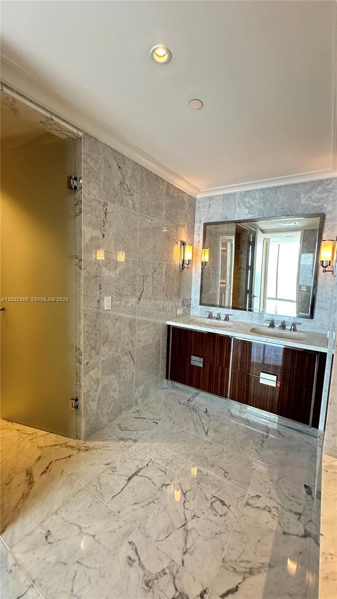 15701 Collins Ave 3804 photo 21