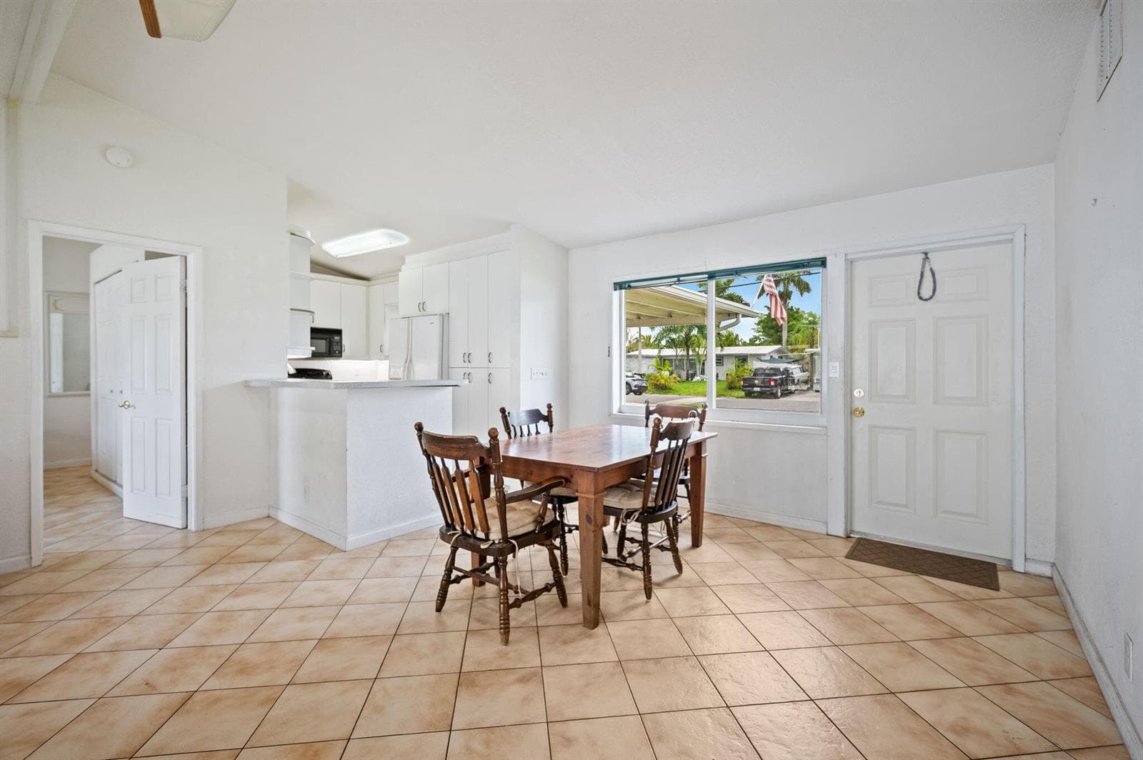 2637 Marathon Lane photo 6