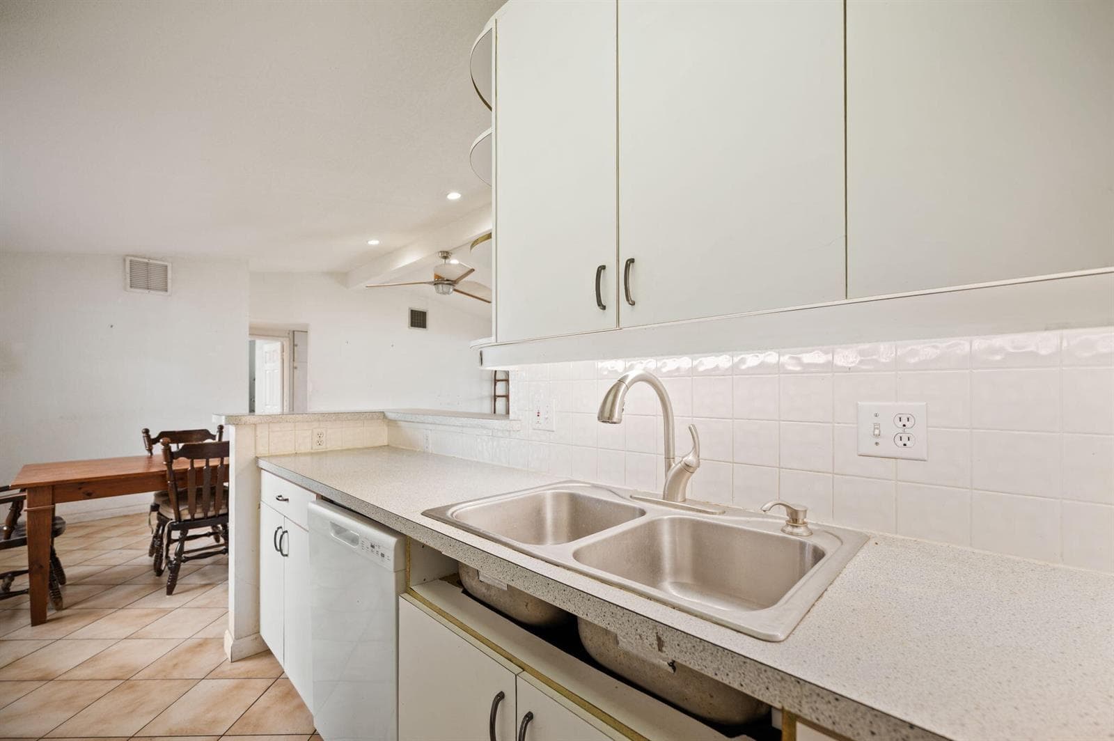 2637 Marathon Lane photo 12