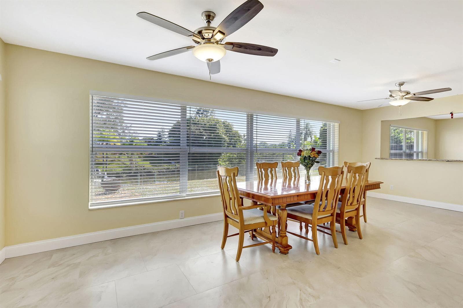 683 SE Harborview Drive photo 12
