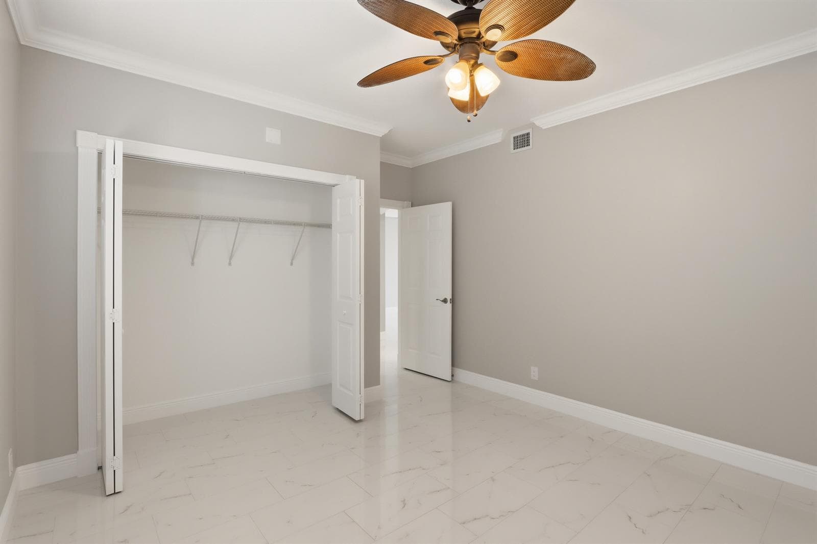 220 Lake Drive 206 photo 23