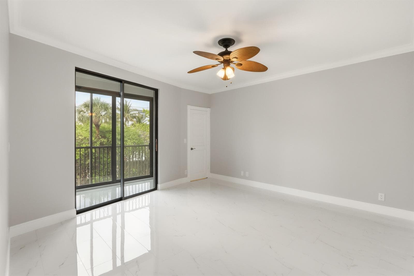 220 Lake Drive 206 photo 17