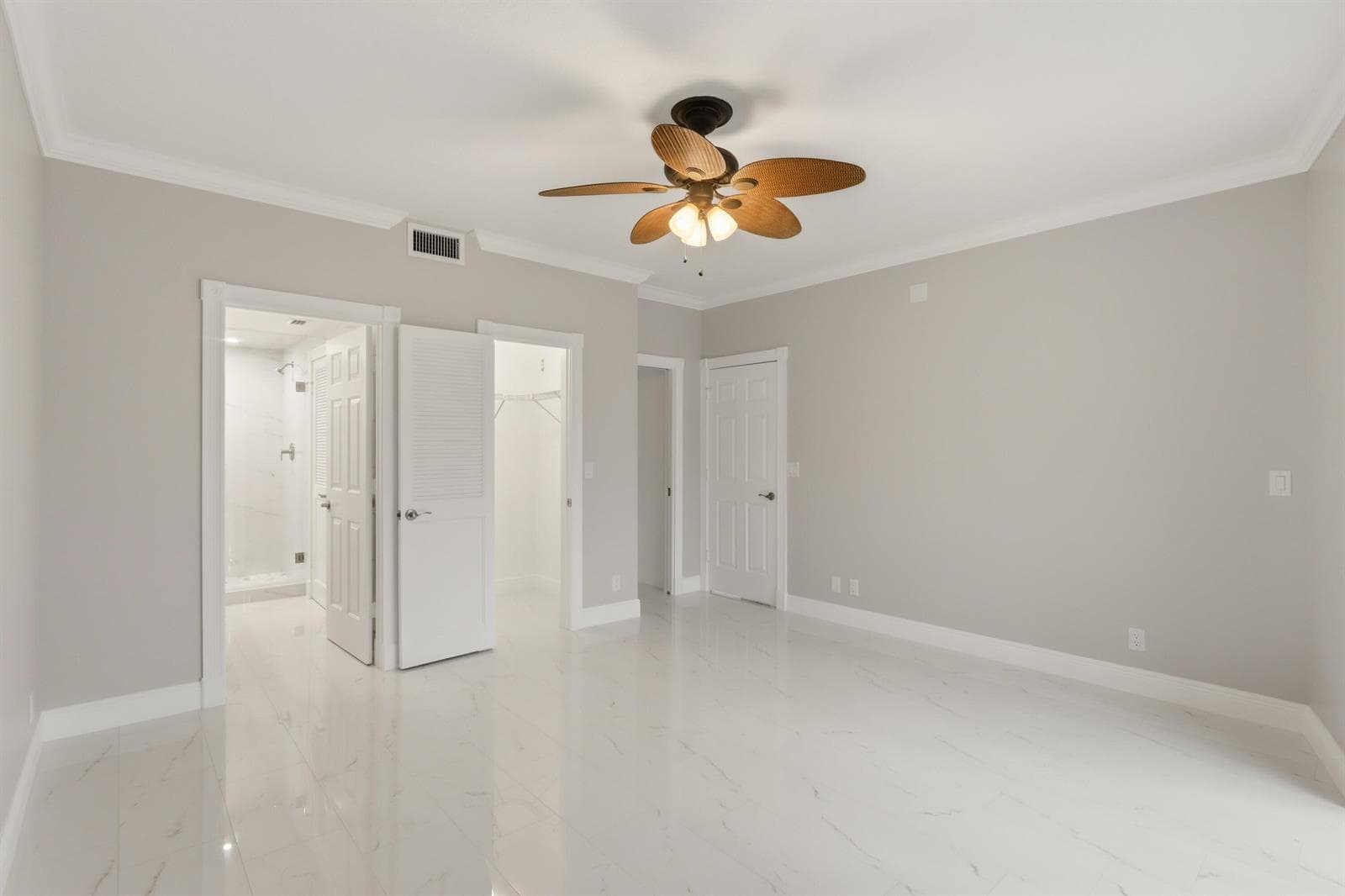 220 Lake Drive 206 photo 16