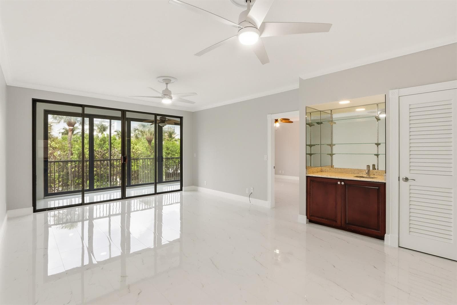 220 Lake Drive 206 photo 7