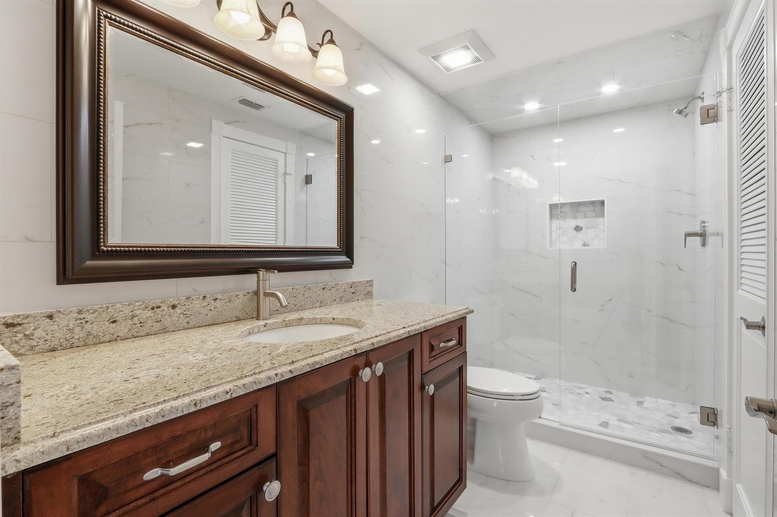 220 Lake Drive 206 photo 20