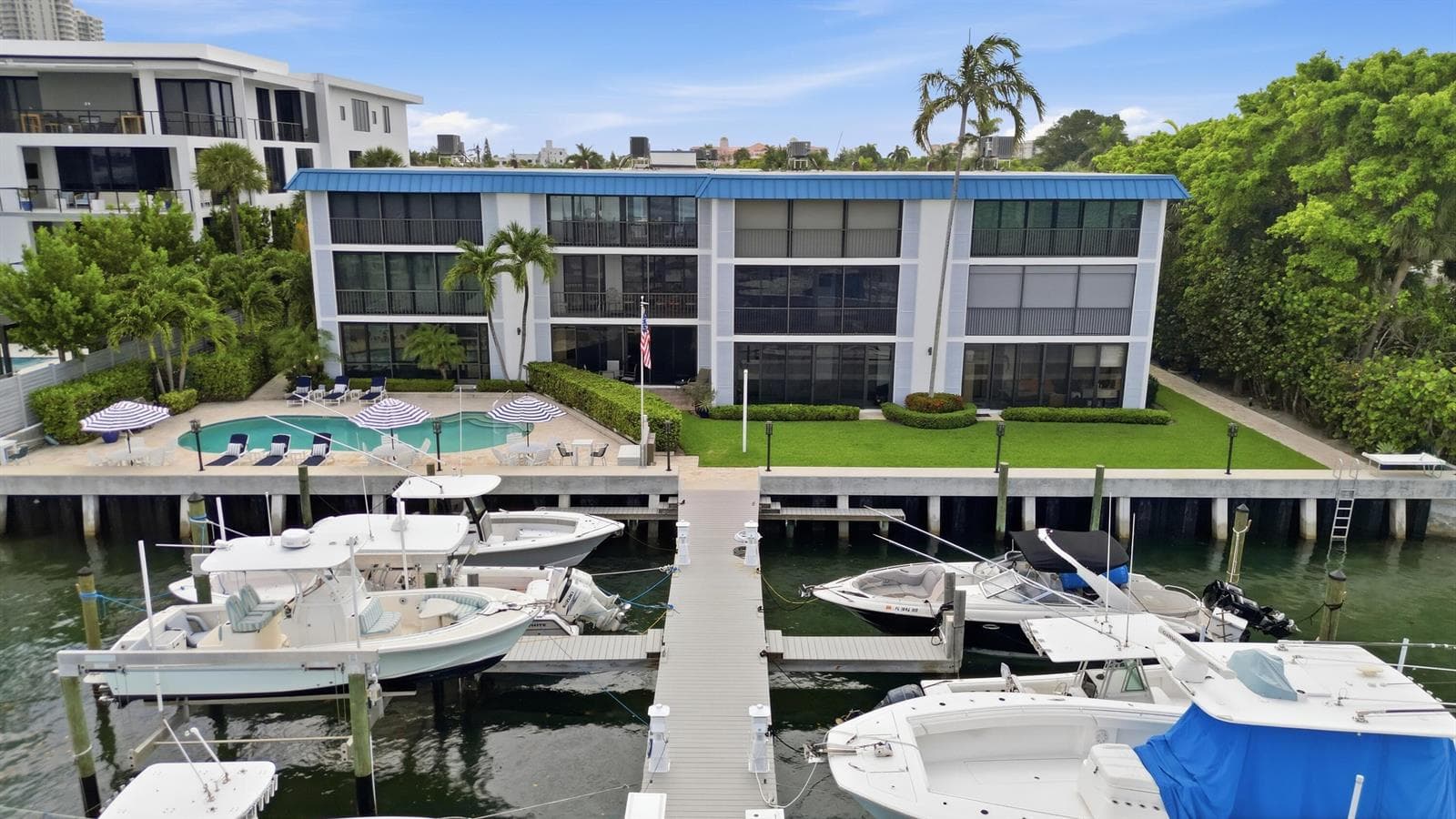 220 Lake Drive 206 photo 25