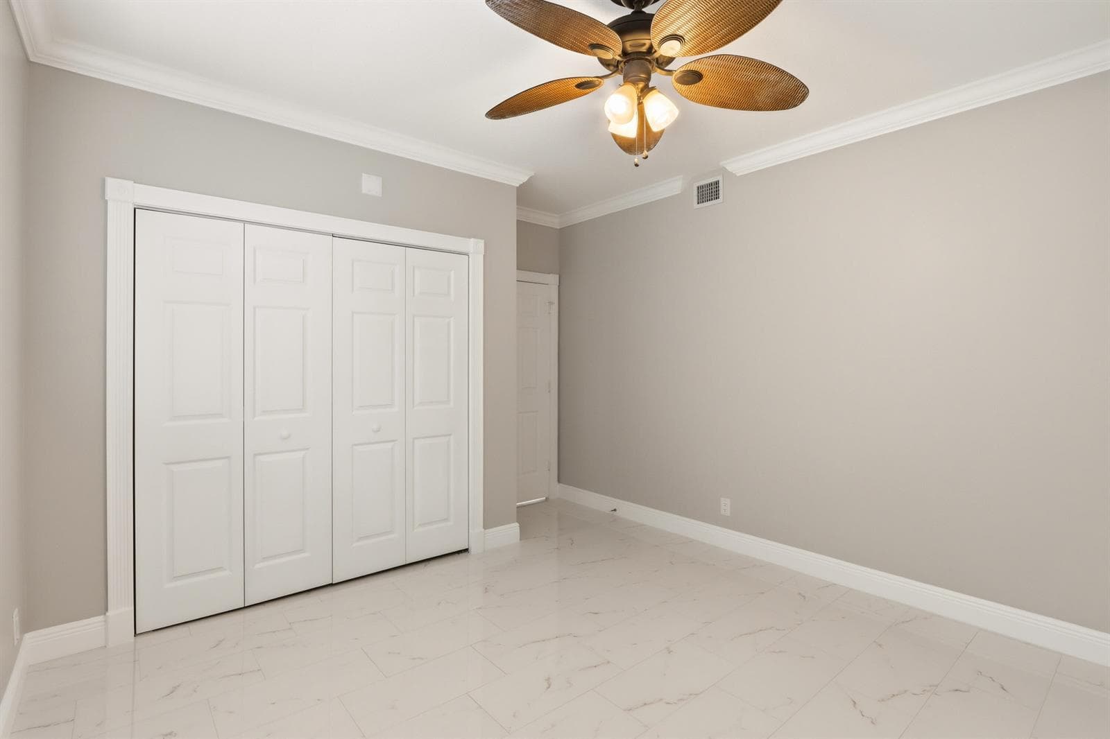 220 Lake Drive 206 photo 21