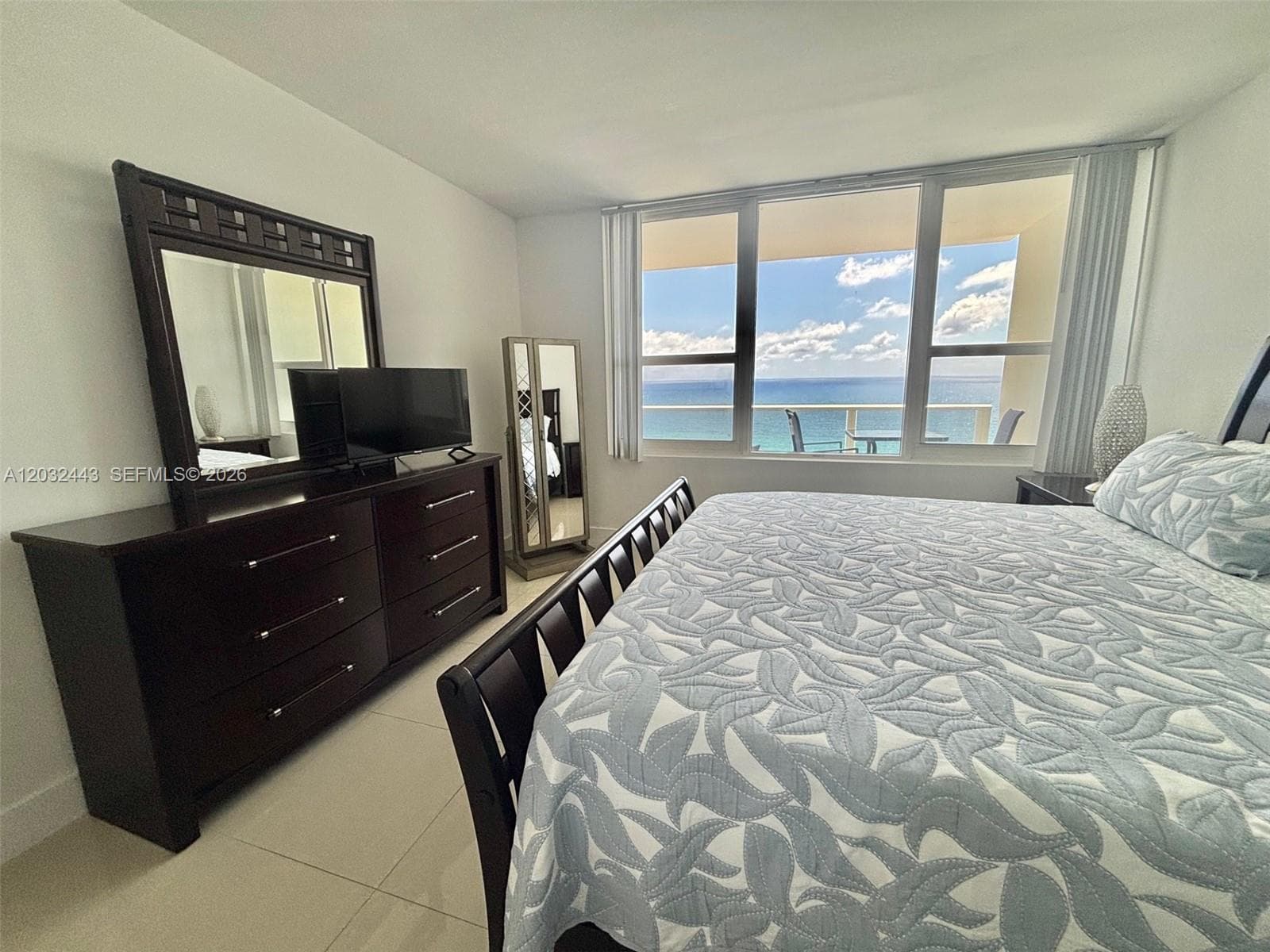 3505 S Ocean Dr 1506 photo 21