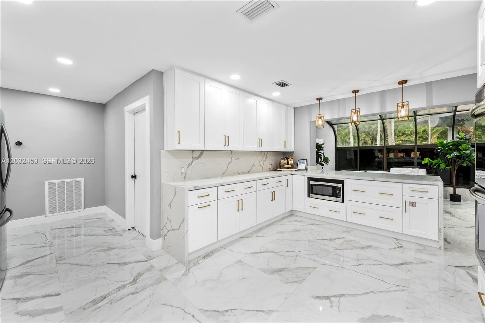 1030 SW 14th Ter photo 13