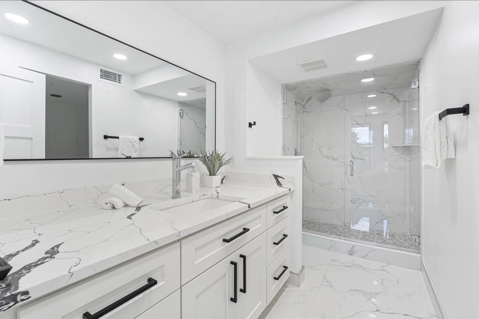 1800 S Ocean Drive 109 photo 23