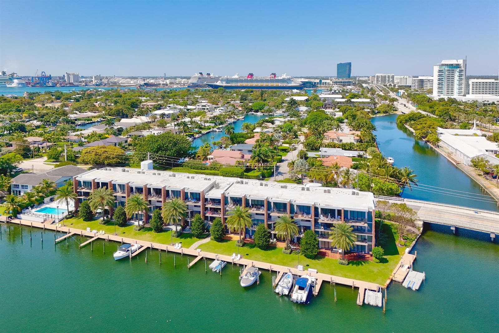1800 S Ocean Drive 109 photo 3