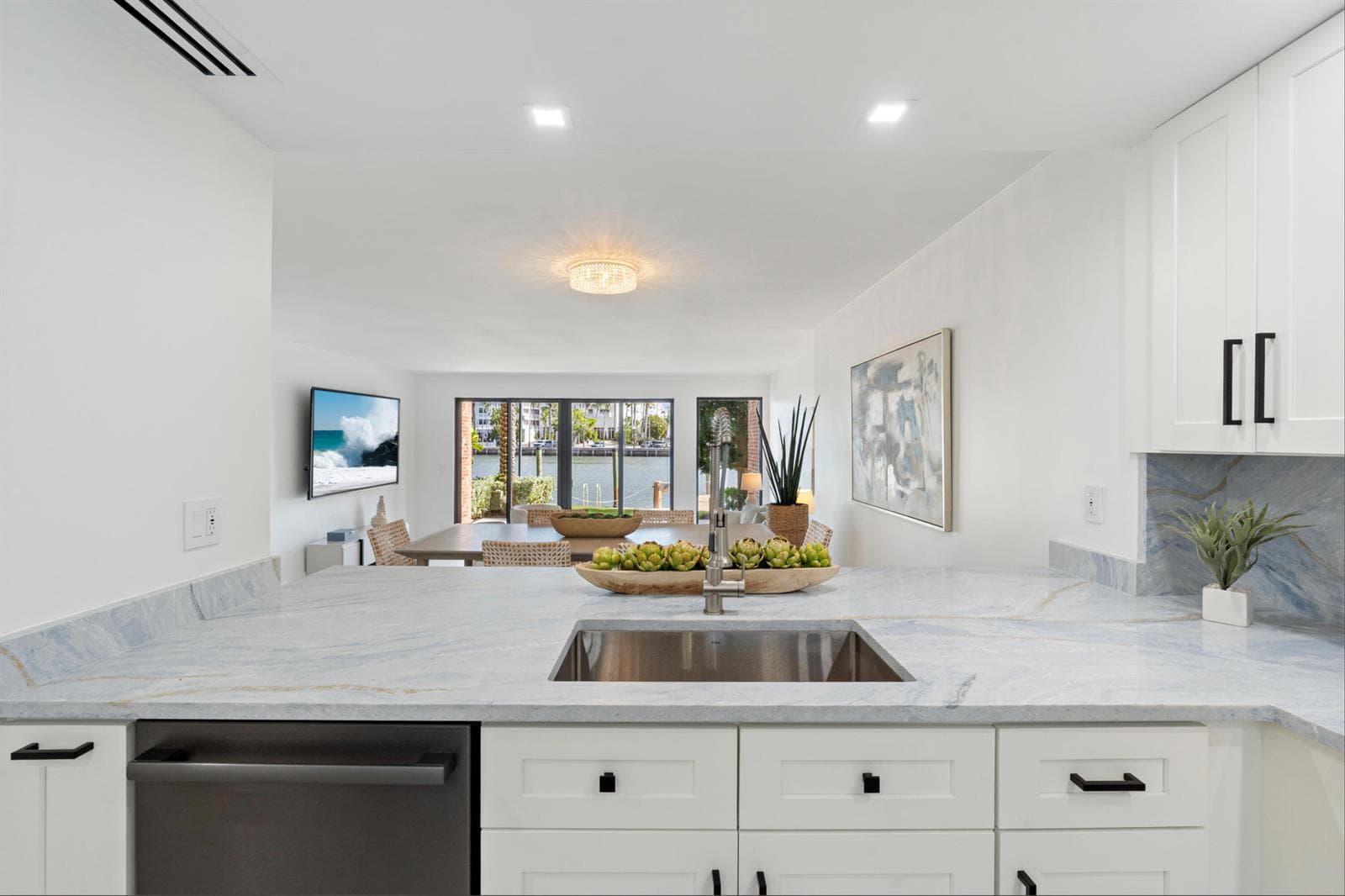 1800 S Ocean Drive 109 photo 14