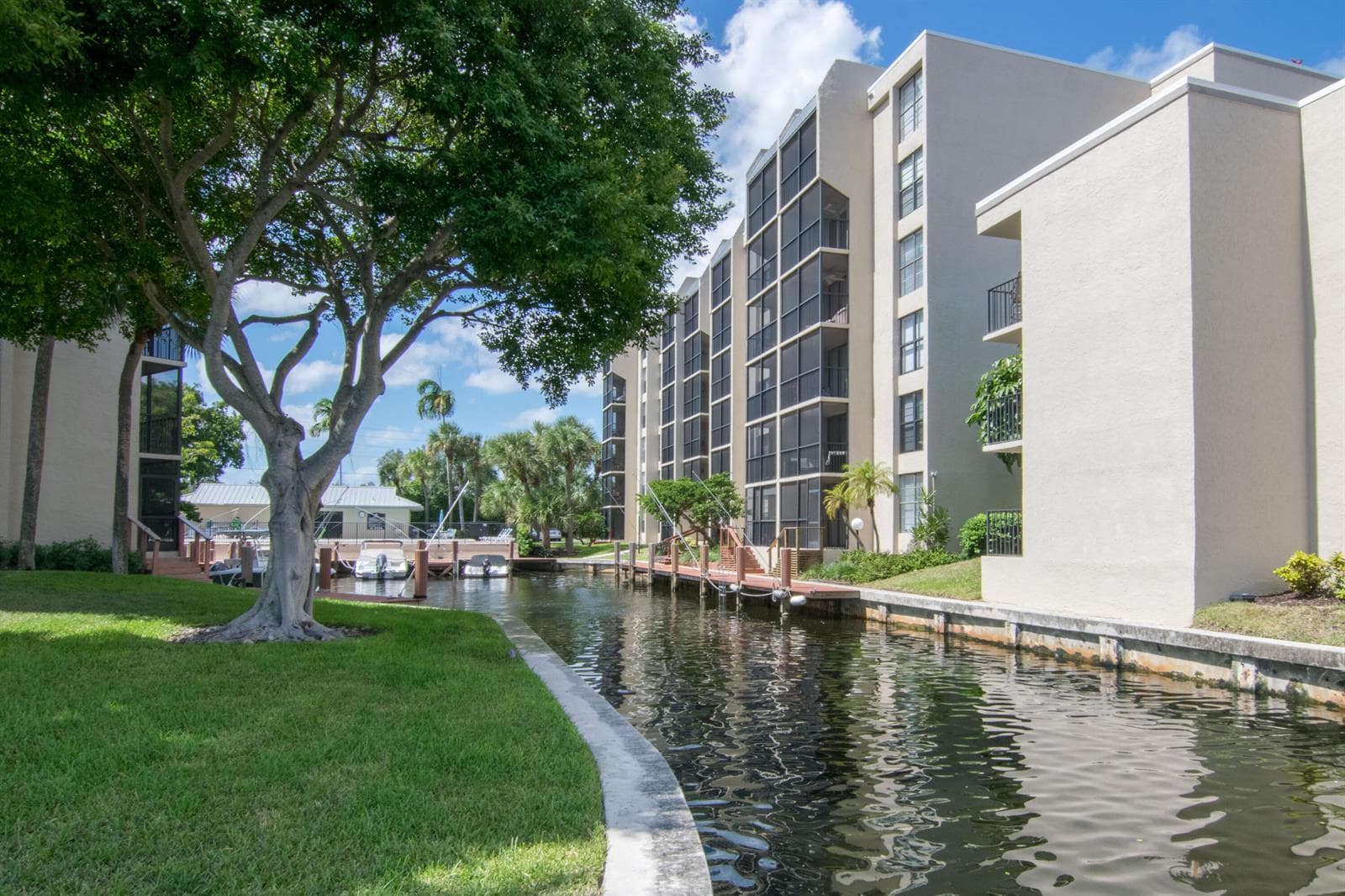 9 Royal Palm Way 403 photo 17