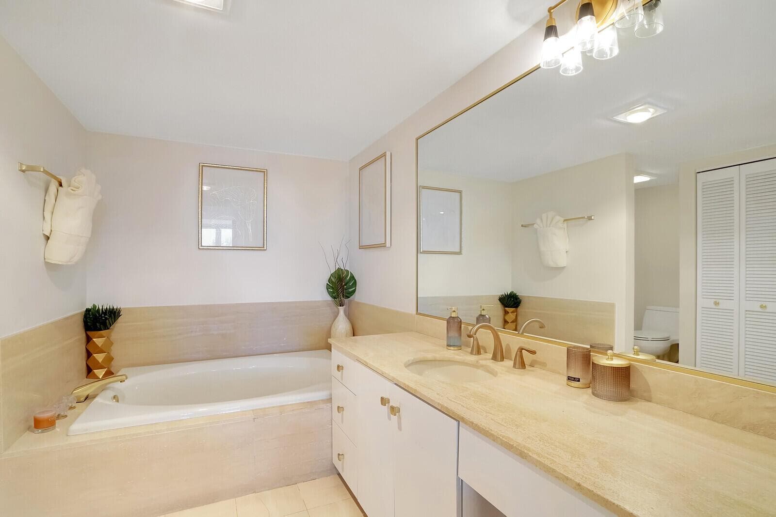4101 N Ocean Boulevard D-207 photo 24