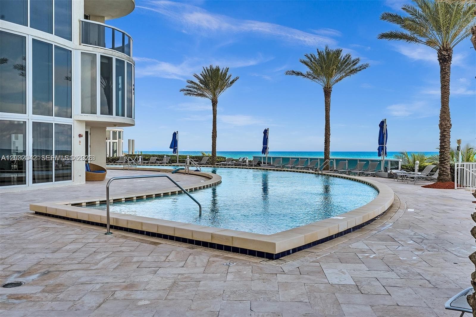 17201 Collins Ave# DEN 1203 photo 1