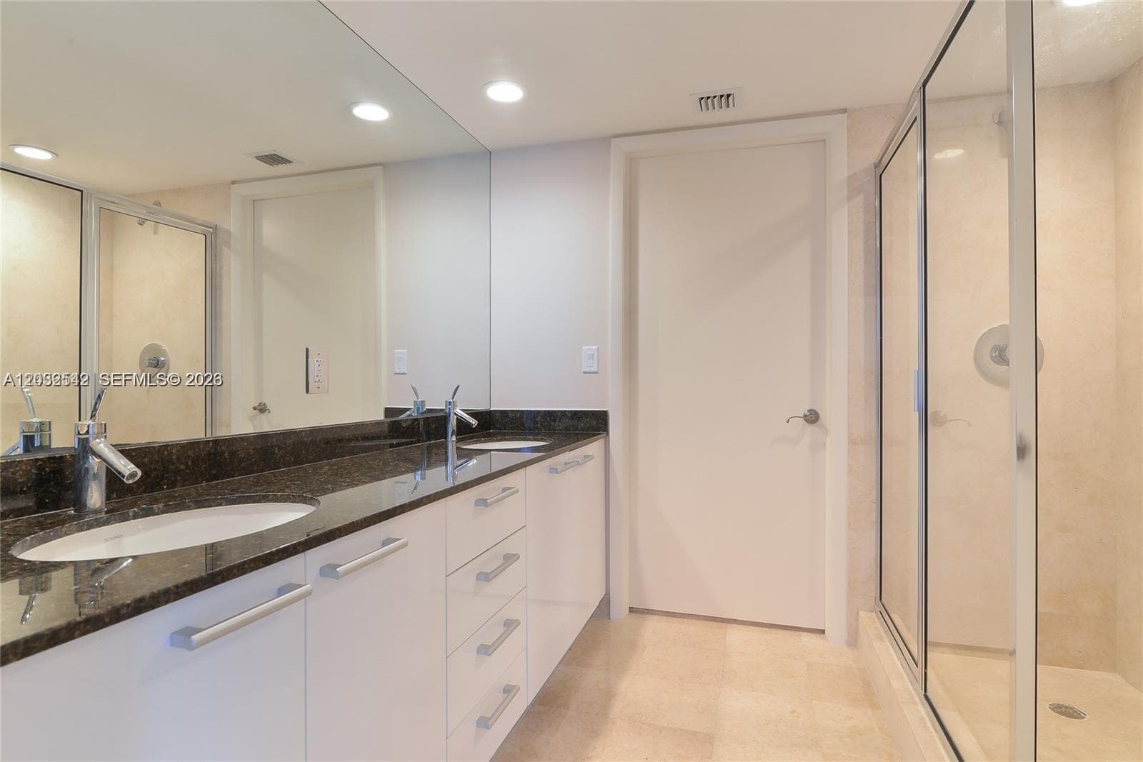 17201 Collins Ave# DEN 1203 photo 18