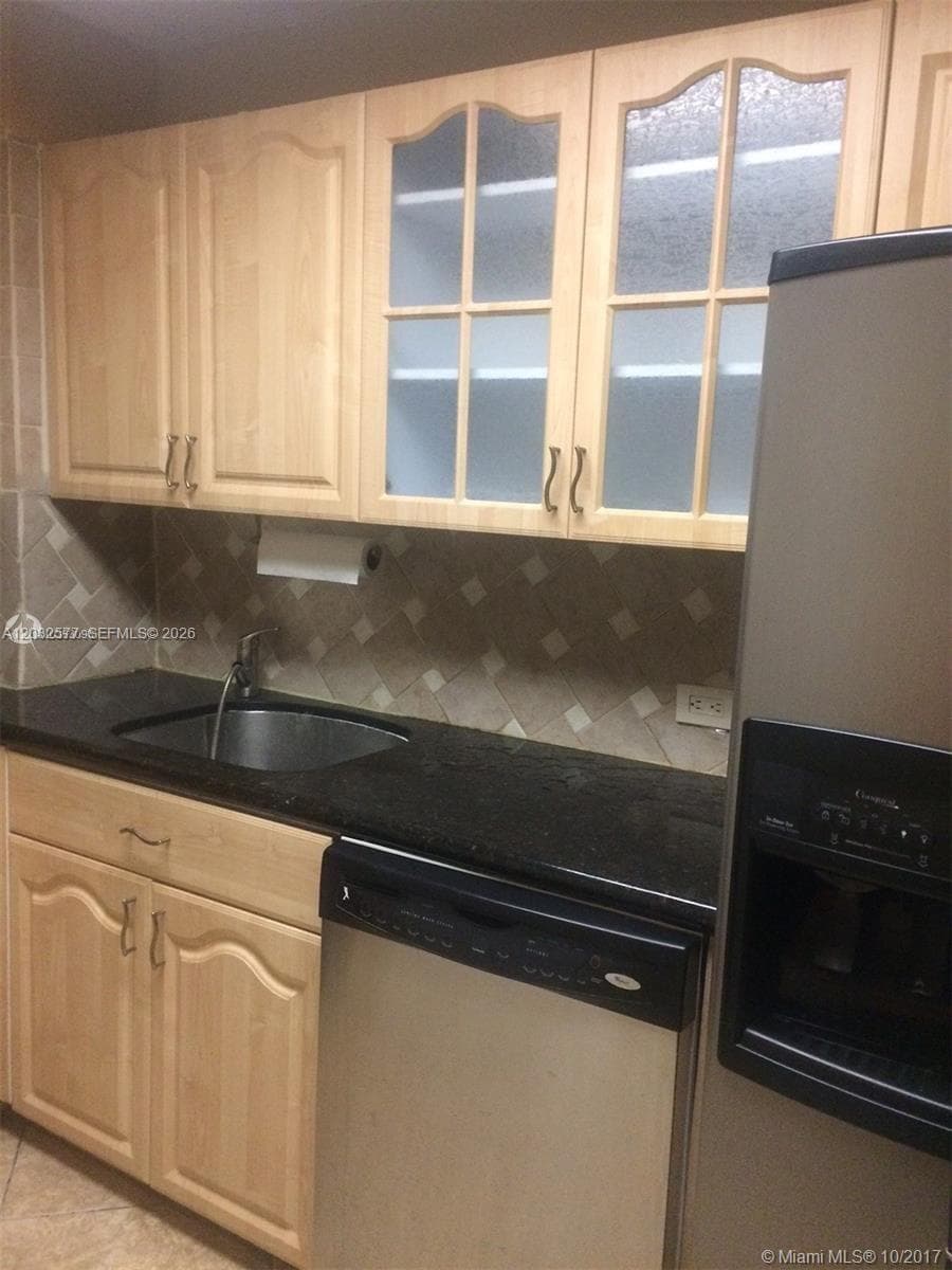 5005 Collins Ave 1202 photo 16