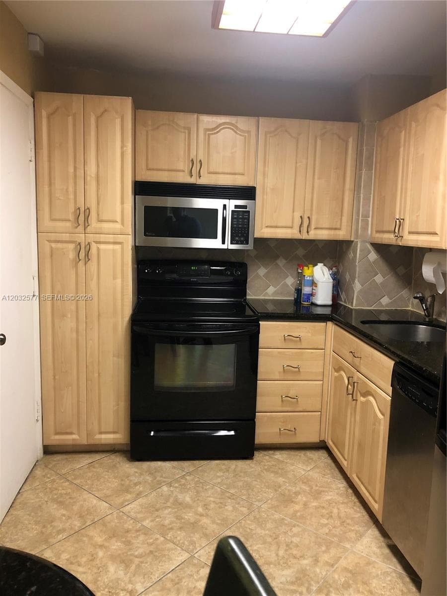 5005 Collins Ave 1202 photo 14