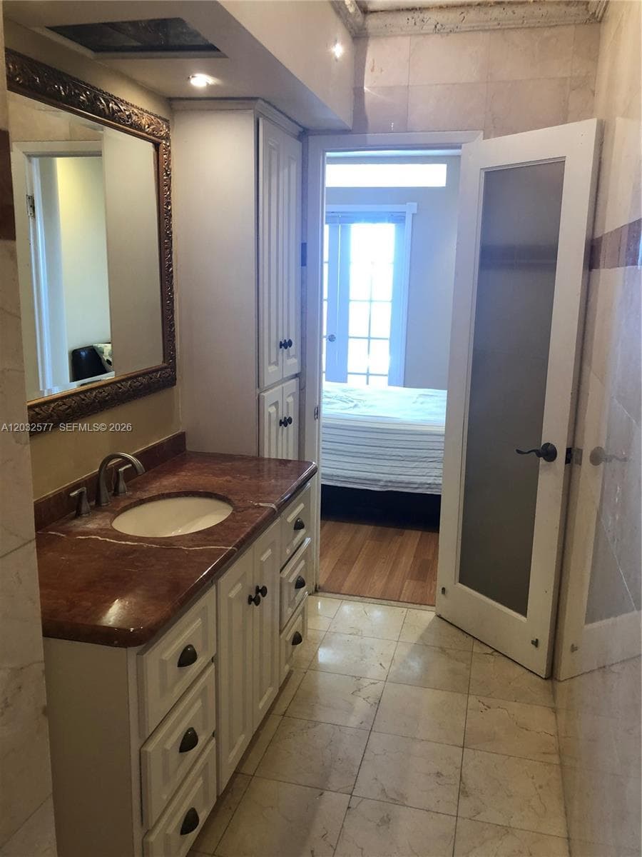5005 Collins Ave 1202 photo 18