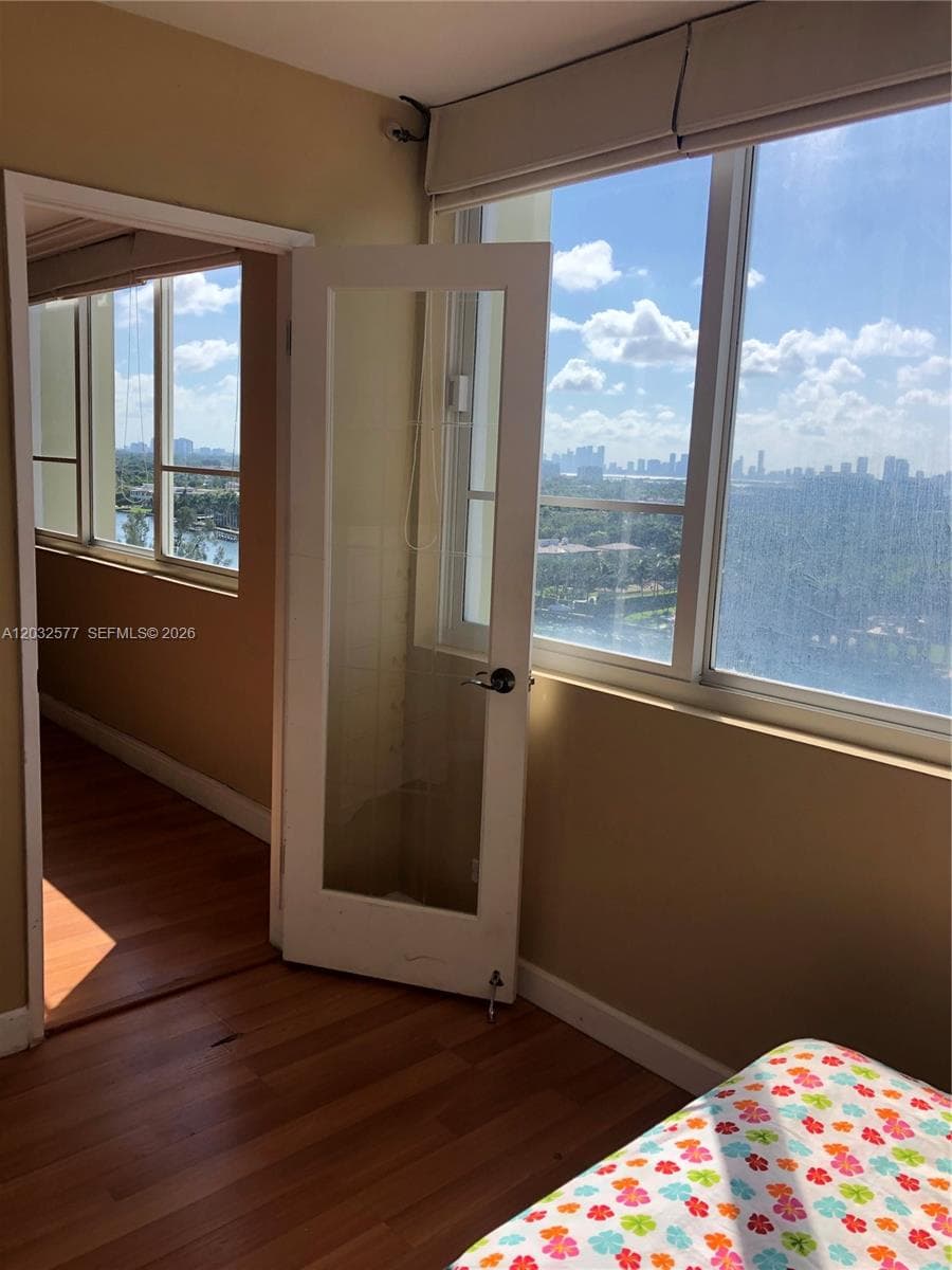 5005 Collins Ave 1202 photo 11